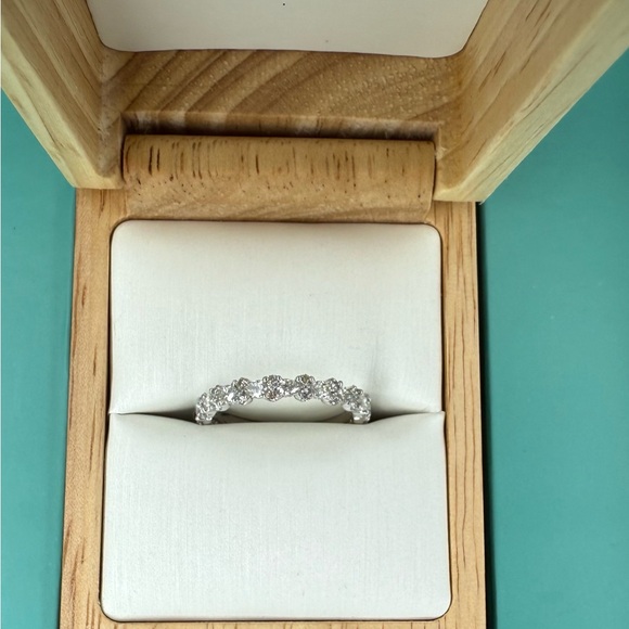 Brilliant Earth 18K White Gold Diamond Band Ring 0.75 CTW Size 7 - Picture 3 of 6